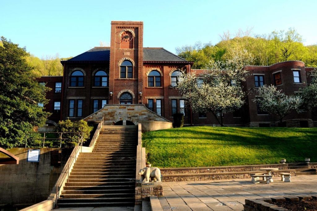  West Virginia University Institute of Technology